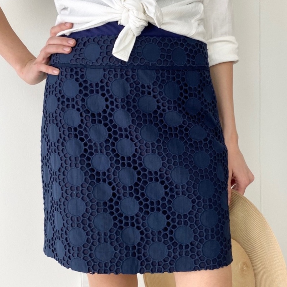 Vineyard Vines Navy Blue Mini Skirt with Eyelet Circle Lace